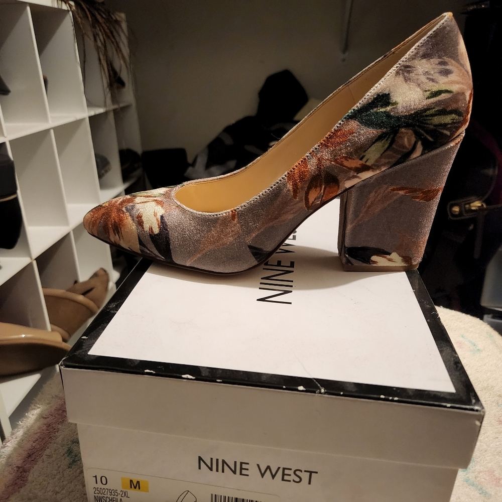 Brand New Never Worn heels size 10 - Picture 2 of 3